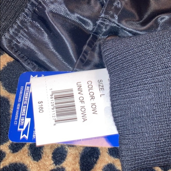 Iowa Hawkeye starter coat brand new with tags - Picture 4 of 4